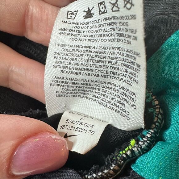 Nike Dri-Fit Women’s Running Shorts (Small) - Picture 6 of 7